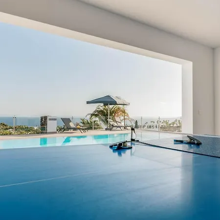 Puerto Del Carmen Sleeps 8 With Pool Air Con And Wifi Вилла *